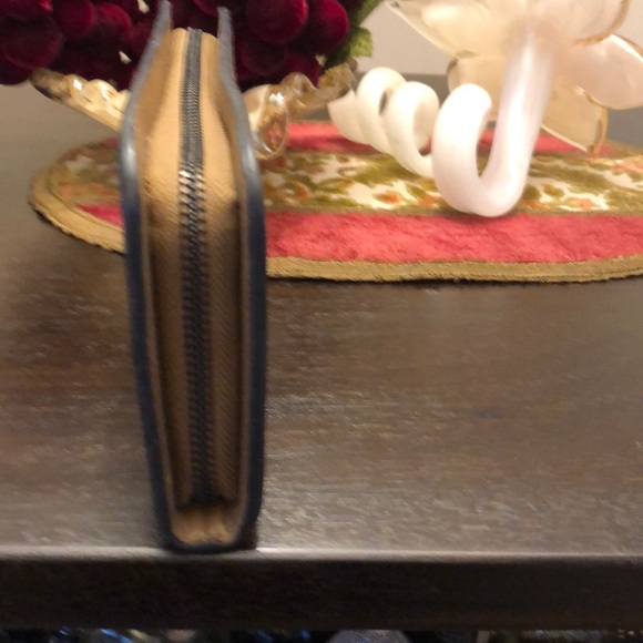 Almost New Leather Armani Exchange Wallet - Picture 4 of 6